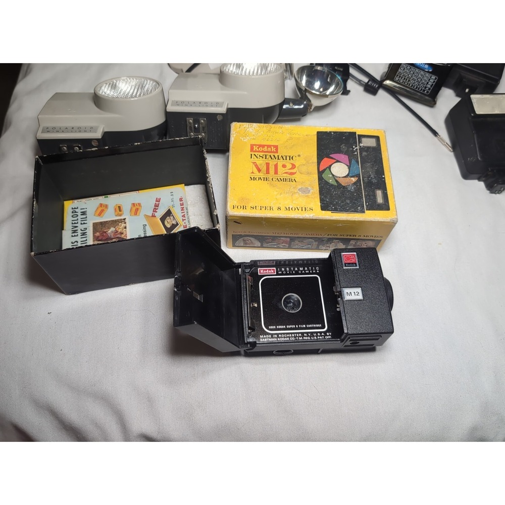 Huge Lot Vintage Camera Equipment Kodak Polaroid Cannon Flashes Cameras Lenses - Picture 9 of 15
